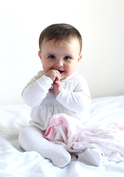 enterizo con smock blanco algodon periruita