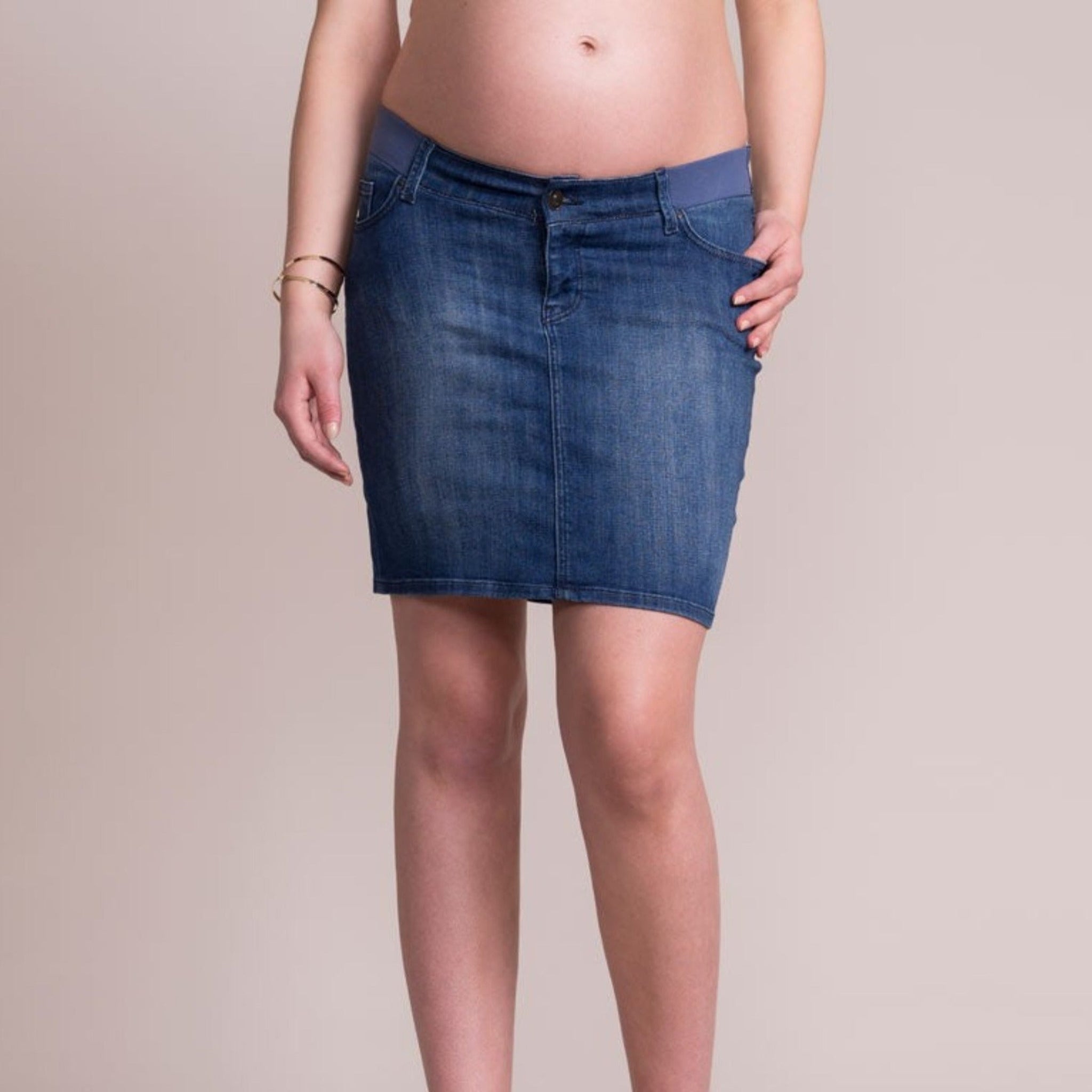 Falda de jean oscuro por debajo de la barriga - 9lunasshop.com